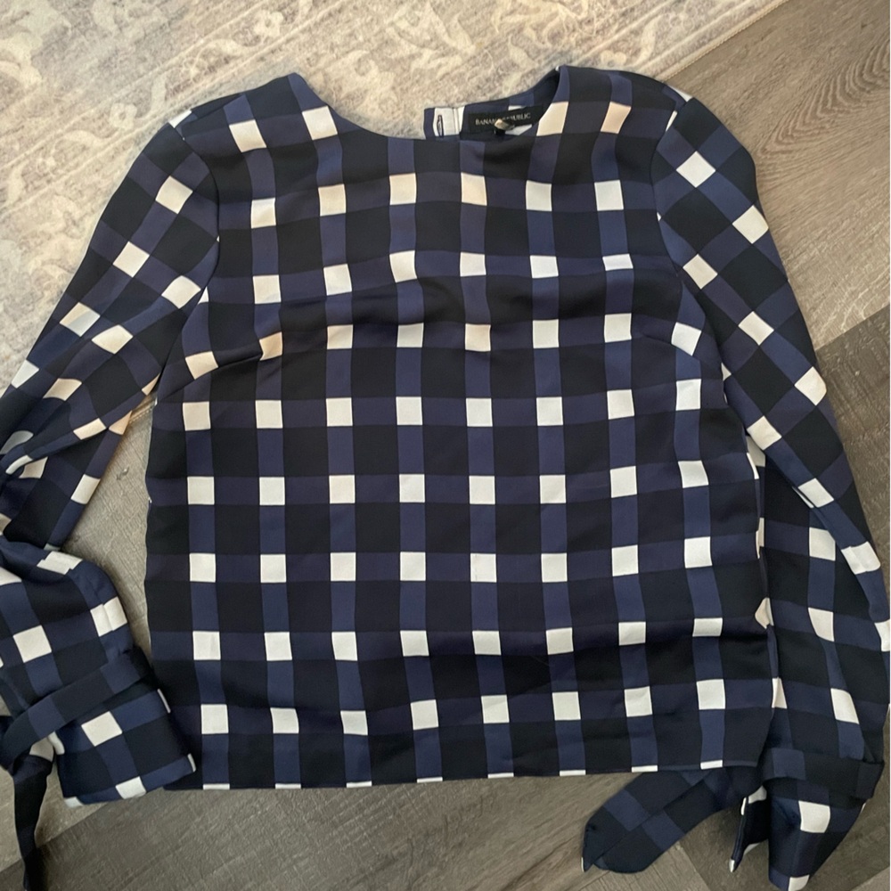 Banana republic checkered women’s work blouse